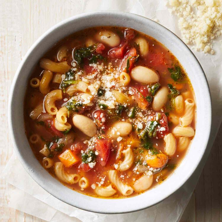 White bean soup with pasta